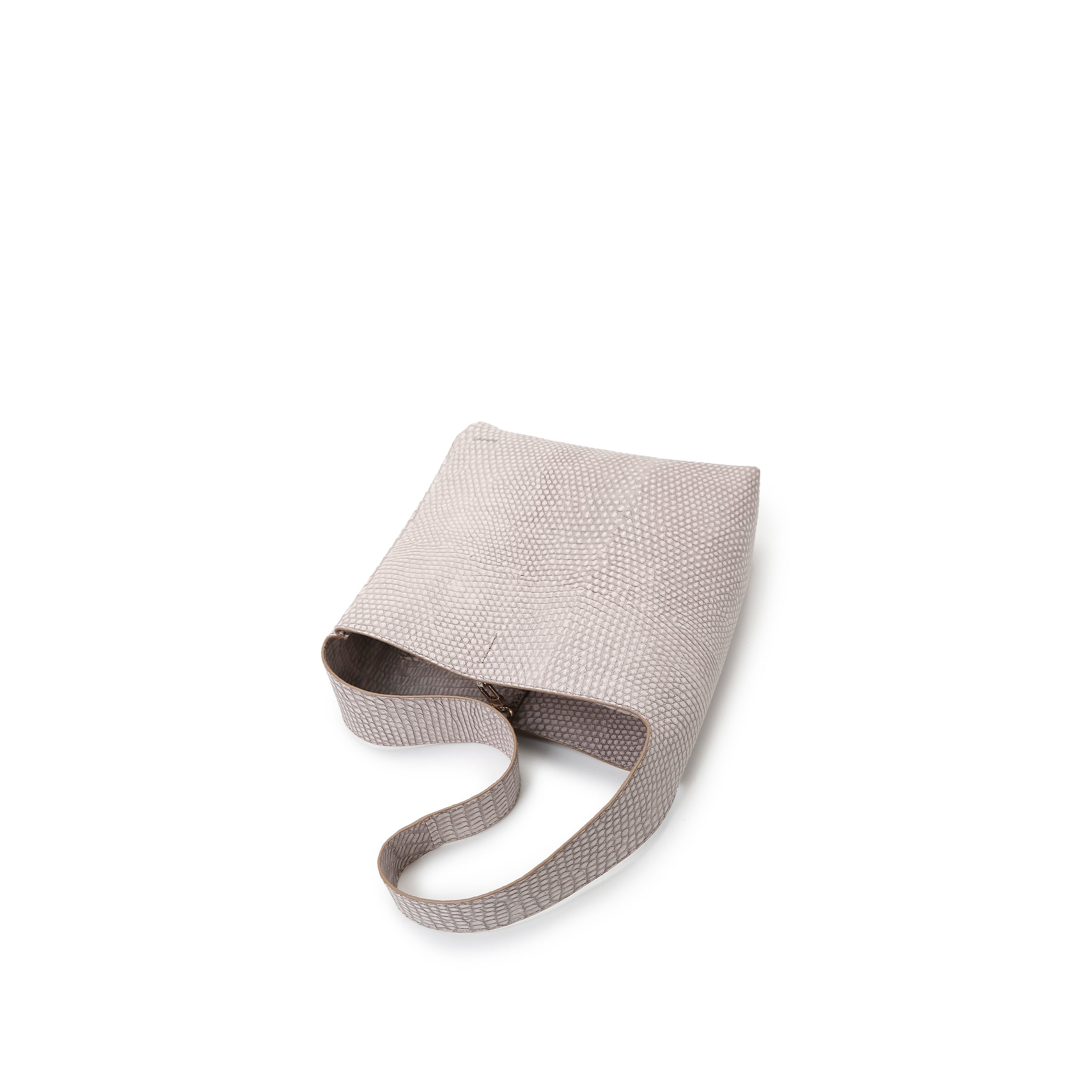 VERA Flat Bucket Tote Bag