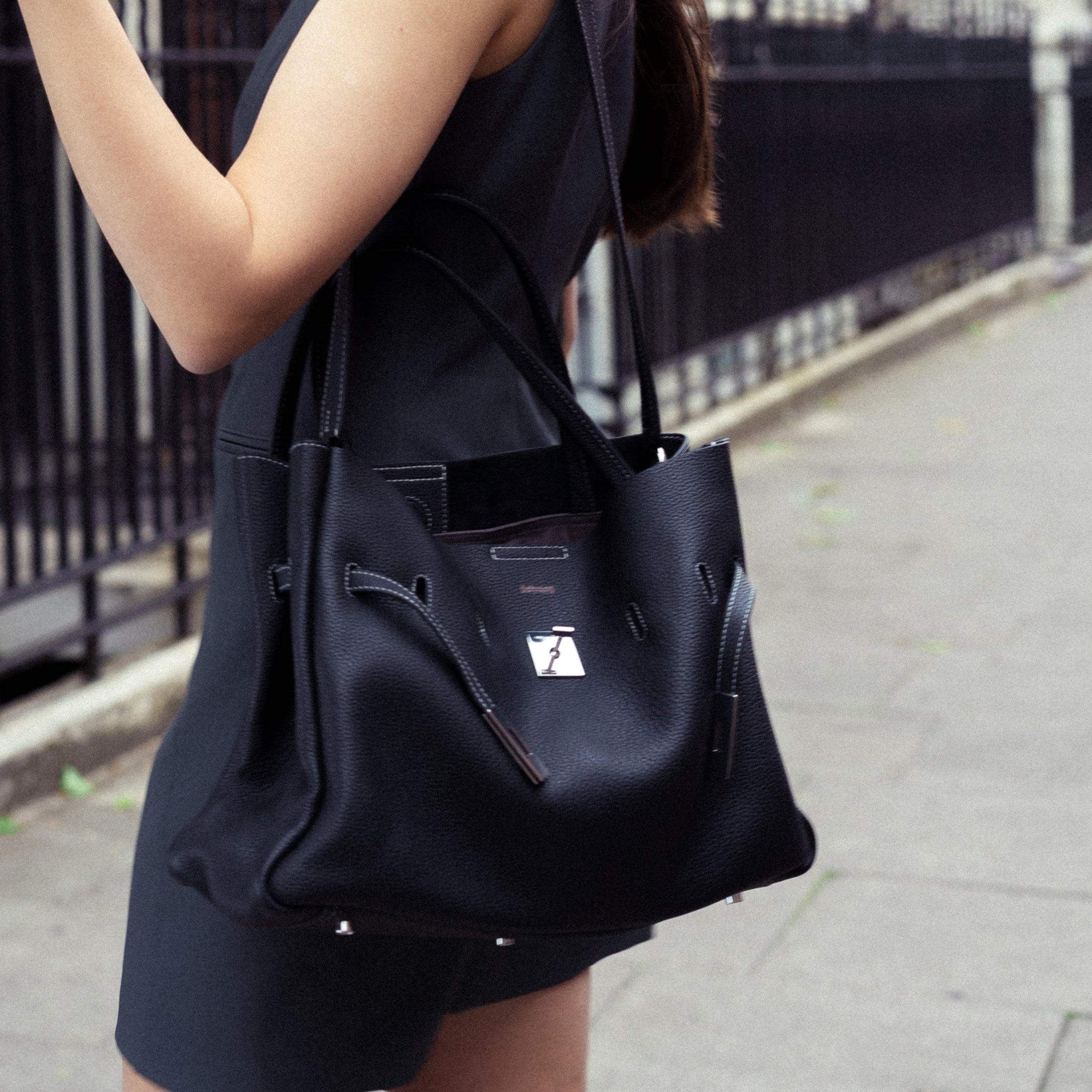 SAOIRSE Belt Soft Structural 大型单肩手提包