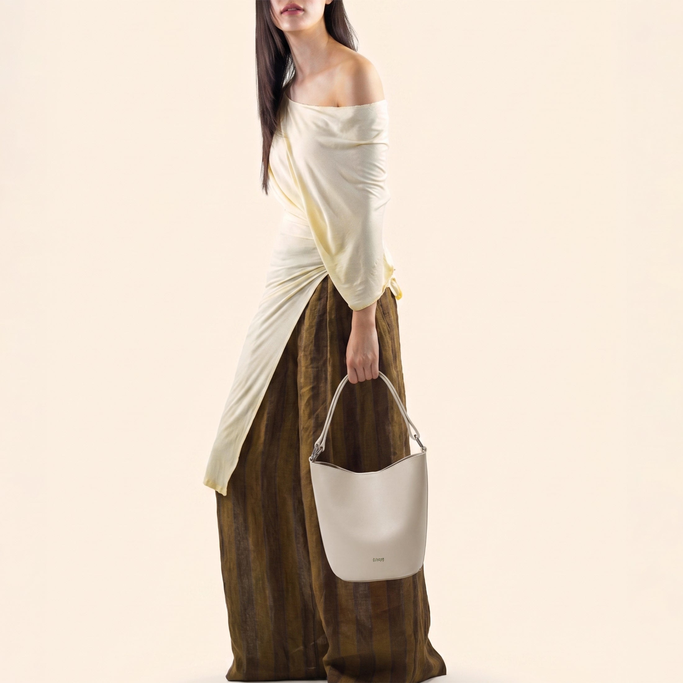 VERA Demi Bucket Small