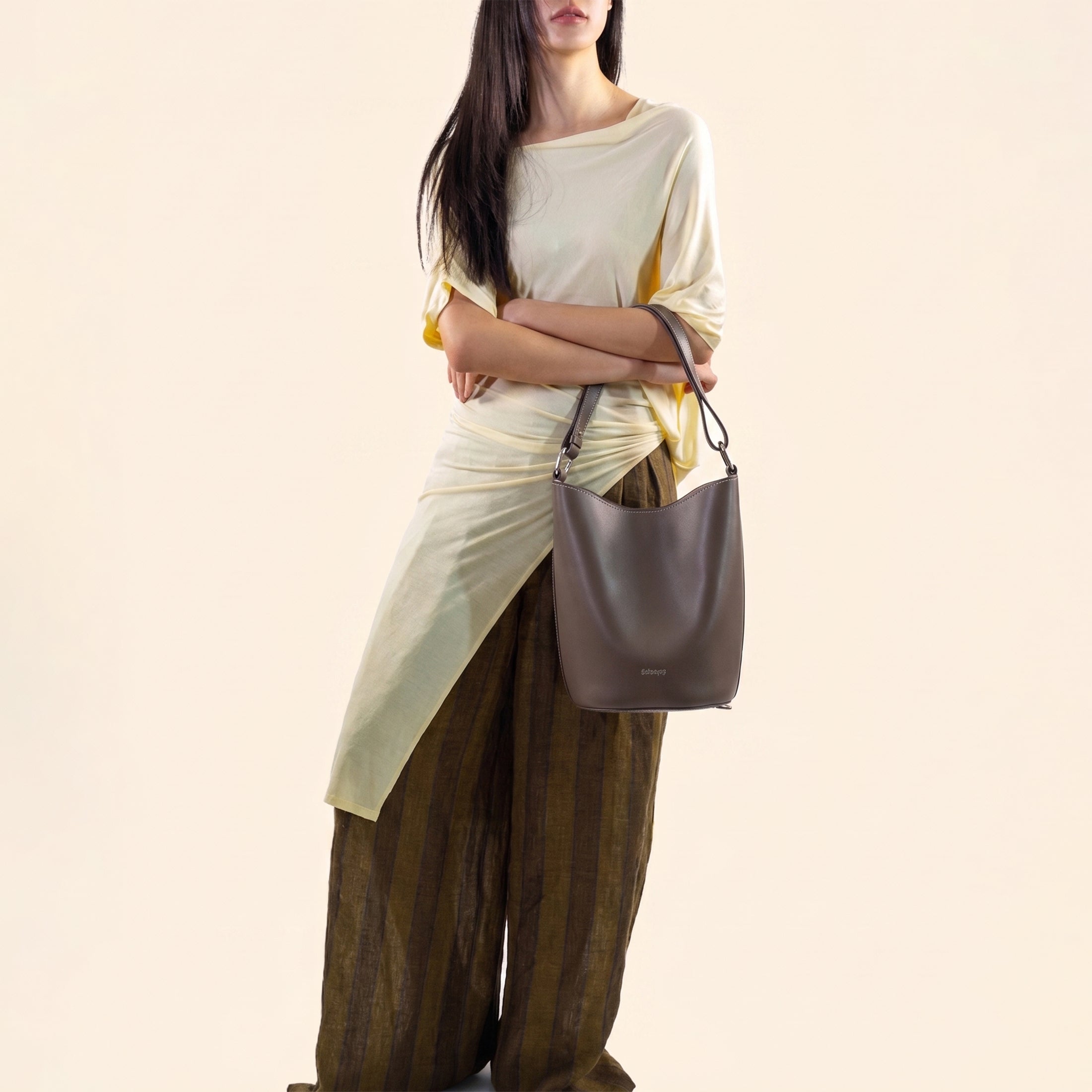 VERA Demi Bucket Small