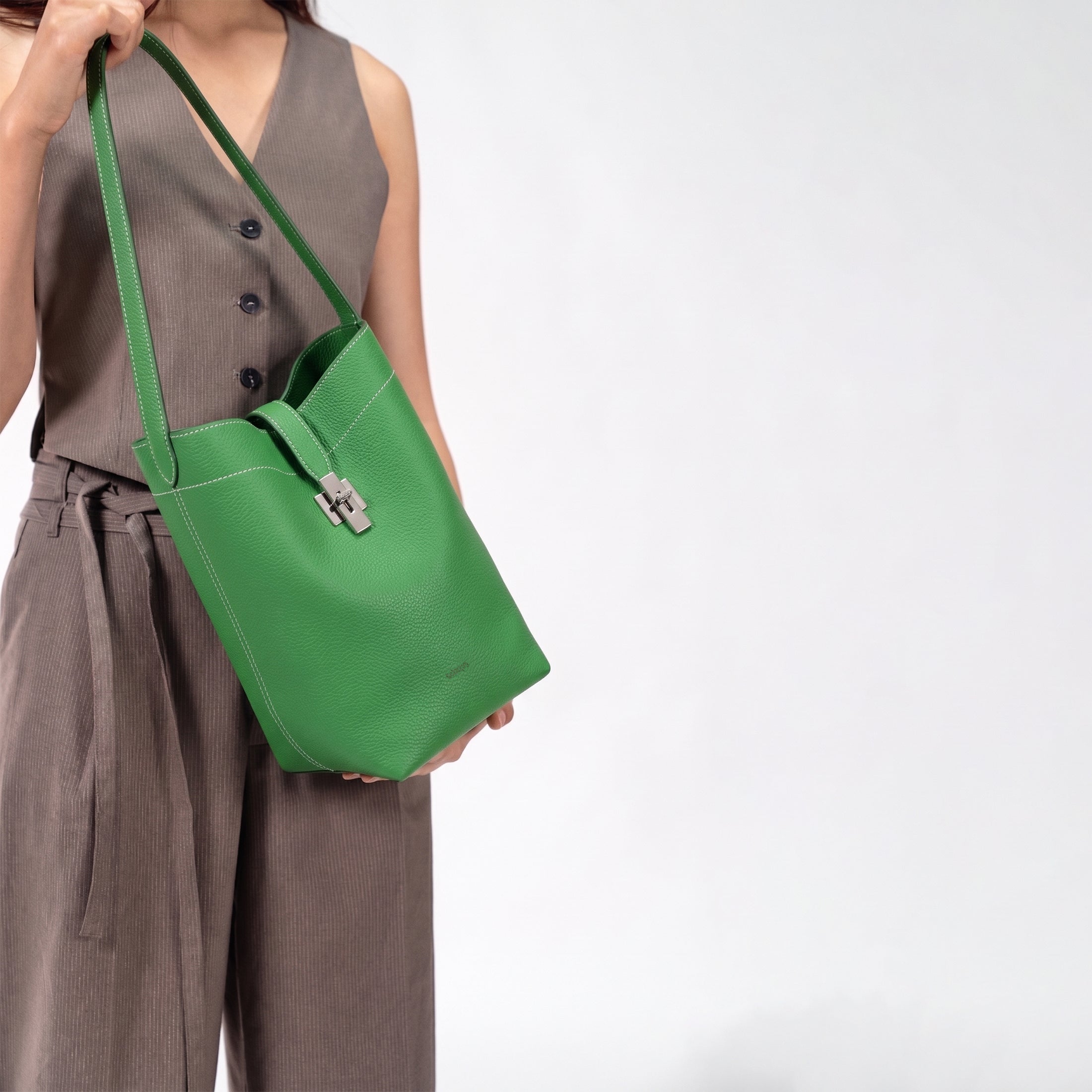ZANA Shoulder Bag