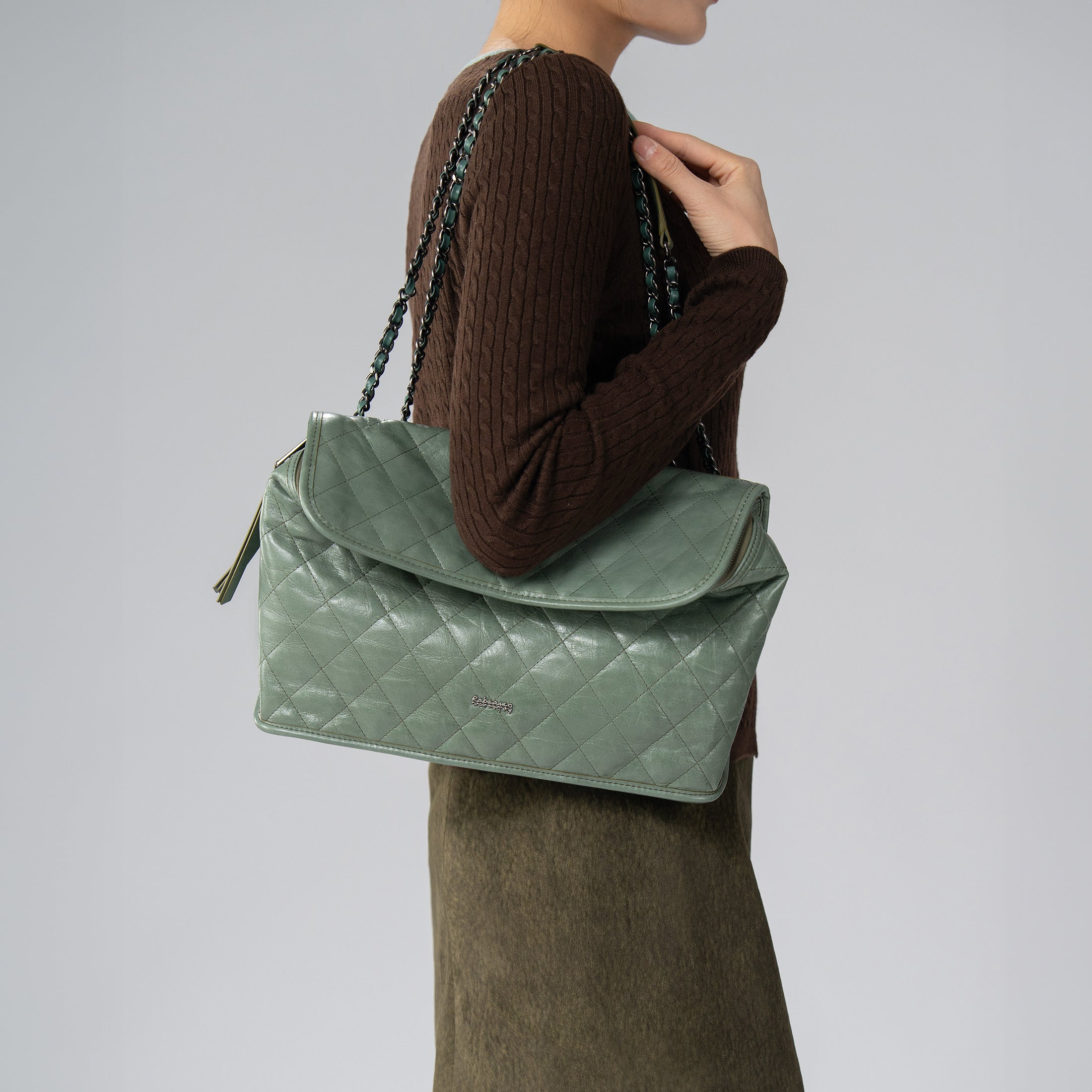 CUBE-II Chain Crossbody Bag