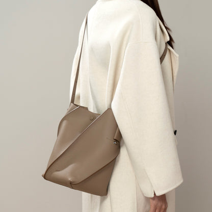 PHEOBE Soft Bucket Bag