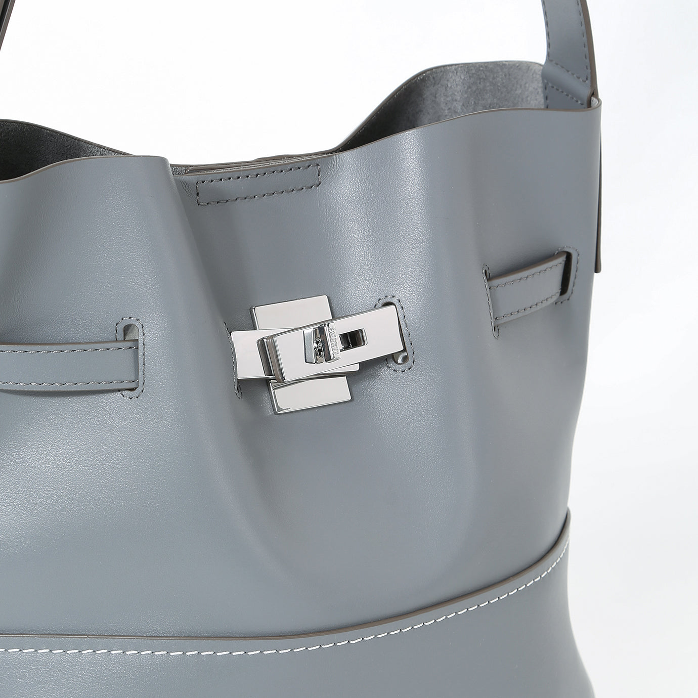 SAOIRSE Flat Bucket Bag