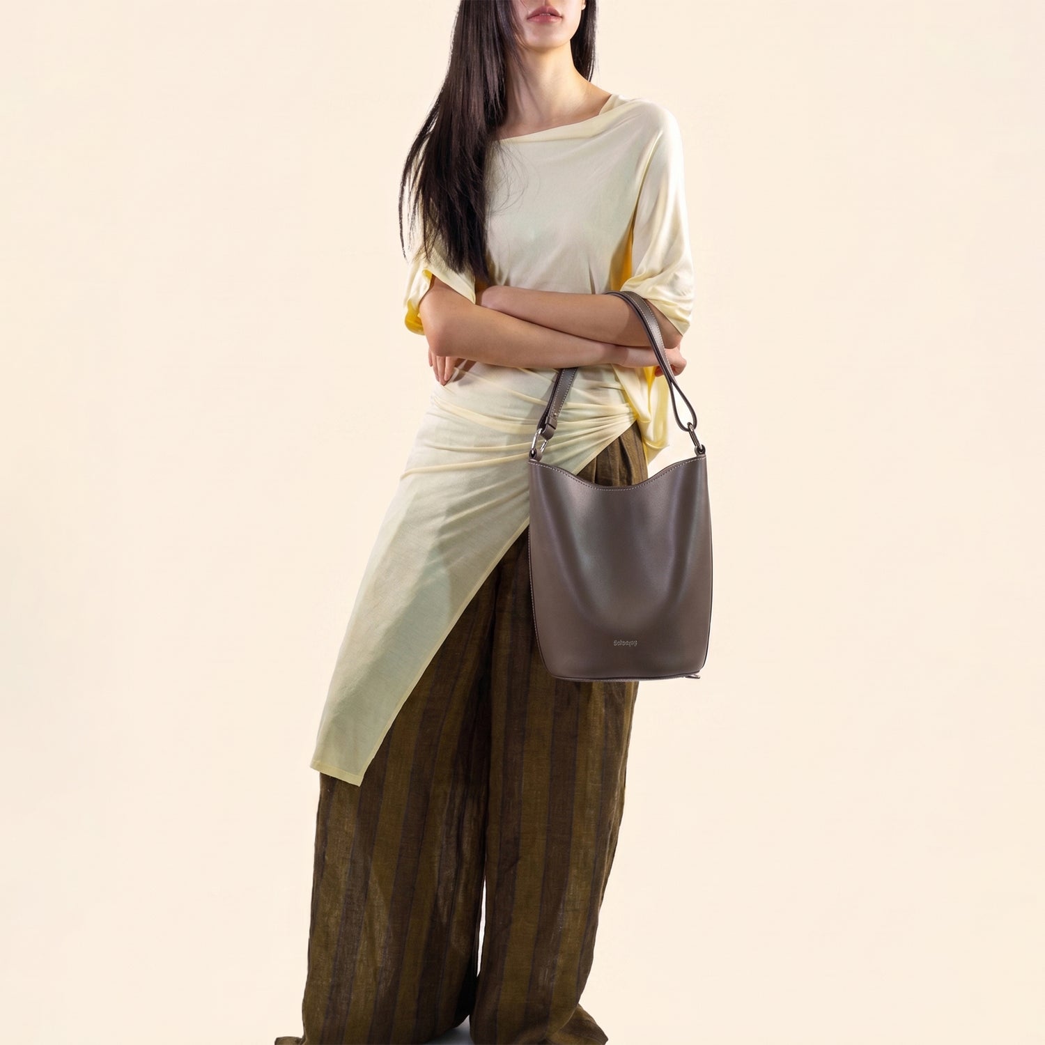 VERA Demi Bucket Small
