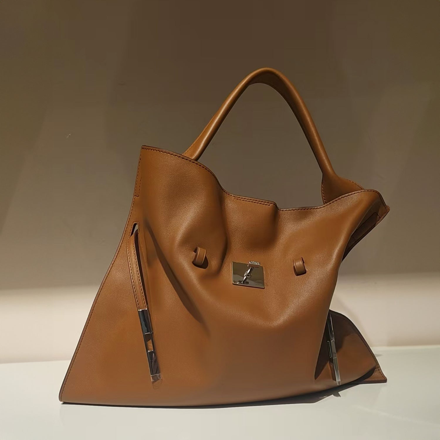 SAOI Belt Tote