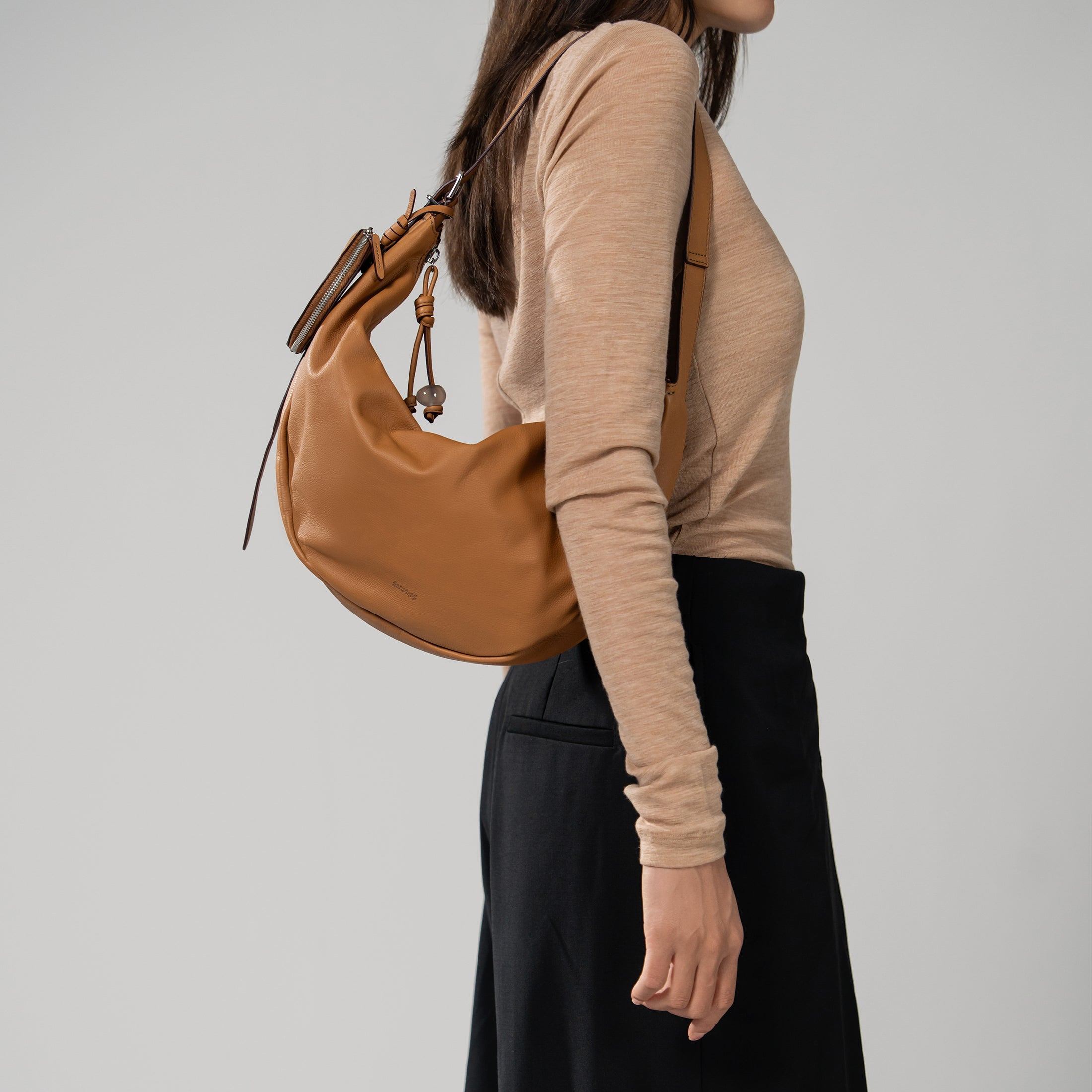 Asymmetric Crescent 手提袋