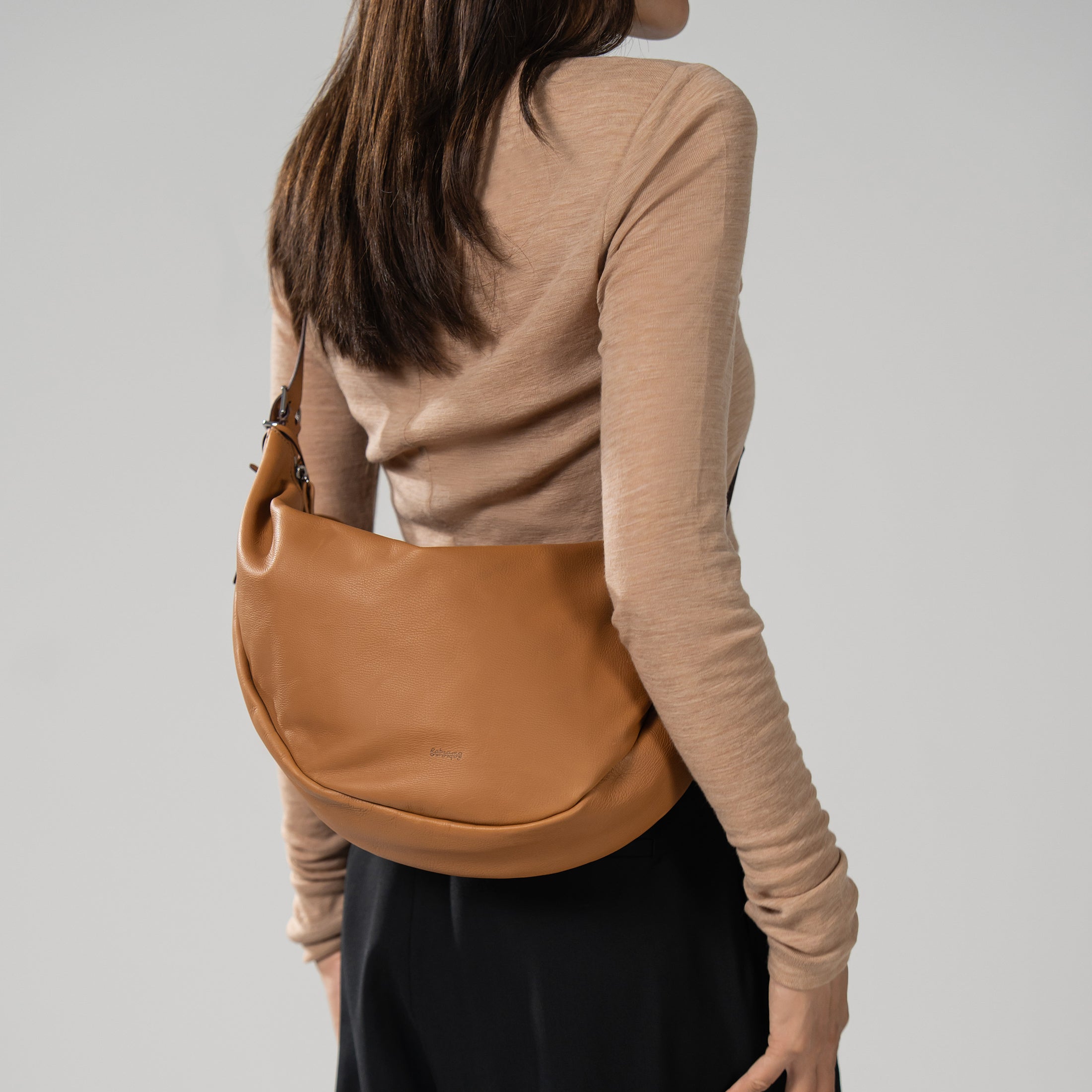 Asymmetric Crescent 手提袋