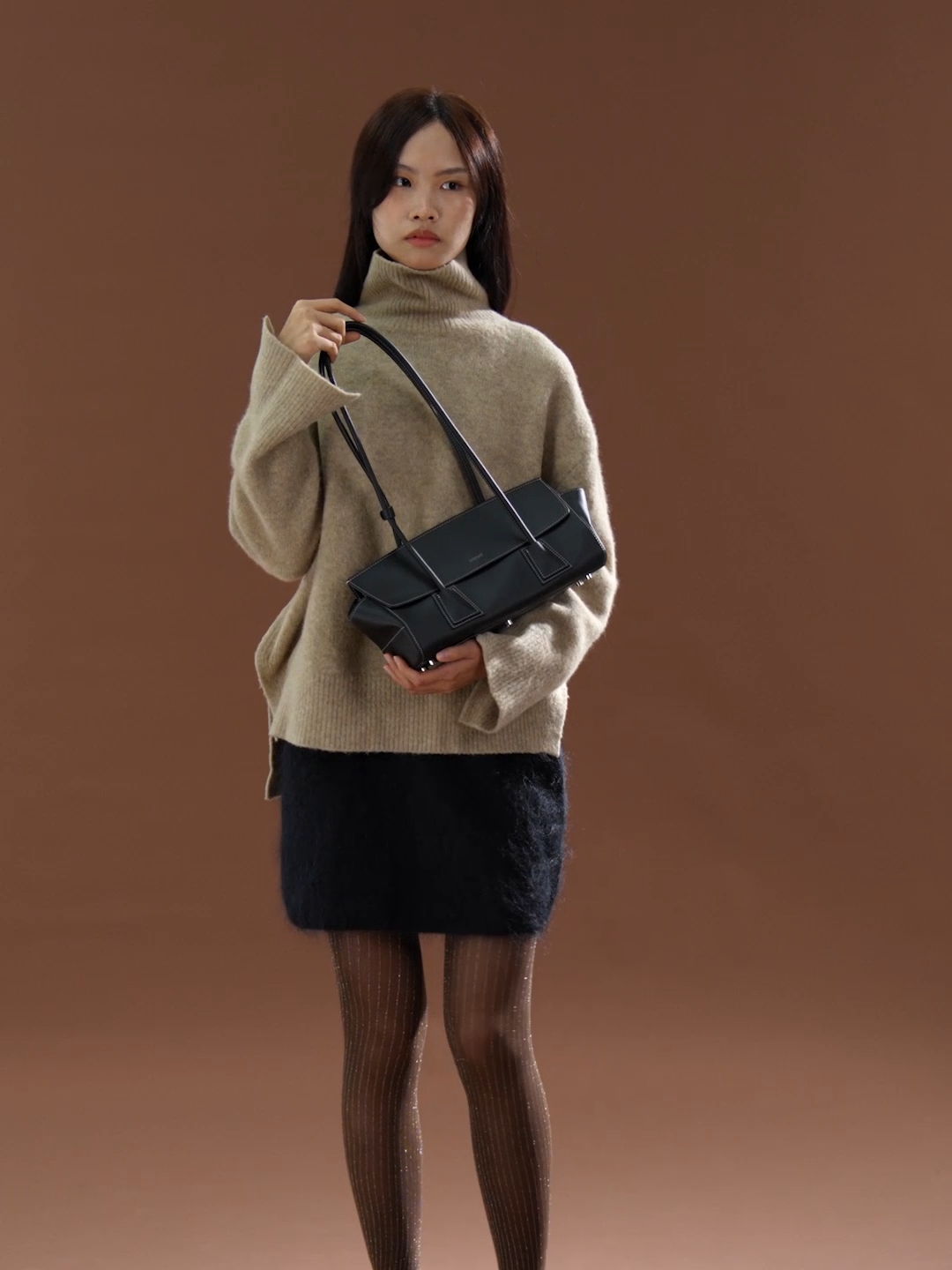 UNNI Baguette 单肩包